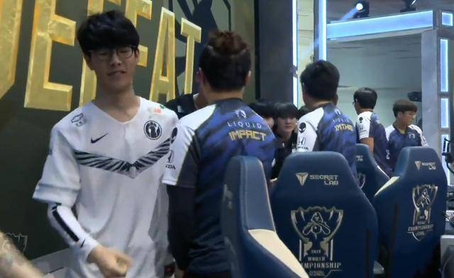 与更衣室文 与更衣室文